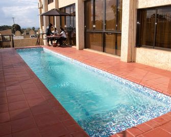 Simama Hotel - Lilongwe - Zwembad