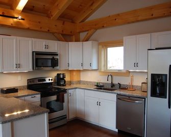 Charming, Timber framed, Mountain Chalet at Cannon Mountain - Whole house AC! - Franconia - Keuken