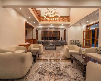 River Heritage Resort - Garjia - Lounge