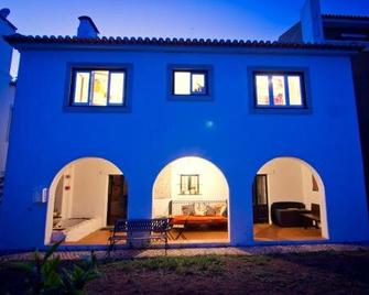 Cascais Boutique Hostel - Cascais - Building