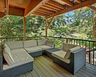 Rising Sun Retreat- peaceful riverfront views spa - Gold Bar - Balcony