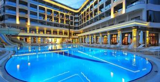 Golden Rock Beach Hotel - Μαρμαρίδα - Πισίνα