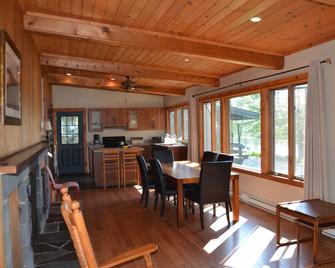 Tupper Lake Riverside House - Tupper Lake - Comedor