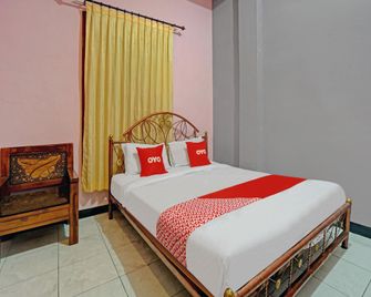 Hotel O Harwin Homestay - Batu - Habitación