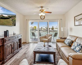 Land's End 3-205 Bay Front - Premier - Treasure Island - Sala de estar