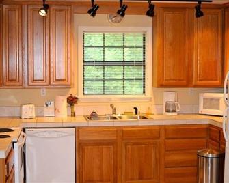 Beautiful Farmhouse- Easy Ride to the Square / Stadium. - Oxford - Kitchen