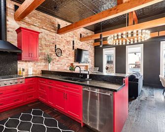 Romantic King Suite, Gas Fireplace, Chef`s Kitchen - Collingwood - Cucina
