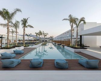 دي أندريا لاجون أول سويتس - للبالغين فقط - كوس - حوض السباحة