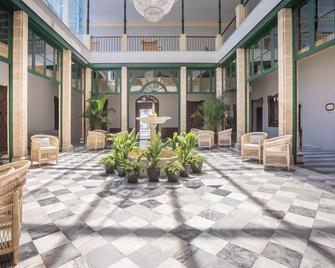 Hotel Duques de Medinaceli - El Puerto de Santa María - Patio
