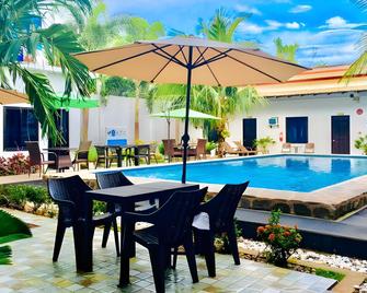 Palm Rise Resort - Panglao - Piscina