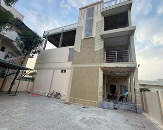 2-bedroom townhome in delightful Kalaburagi with WiFi, AC - Gulbarga