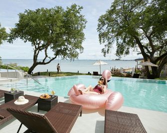Centara Sonrisa Residences & Suites Sriracha - צ'ונבורי - בריכה