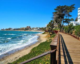 Cala Mijas Beach by Alfresco Stays - La Cala de Mijas - Beach