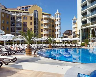 Hotel Marvel - 陽光海岸 - 游泳池