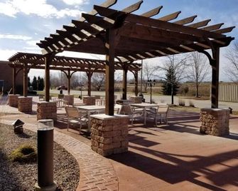 Country Inn & Suites by Radisson, Green Bay E, WI - גרין ביי - פטיו