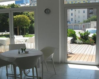 City-Hotel - Linz - Balkon