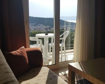 My Solmaz Hotel - Cesme - Balcone