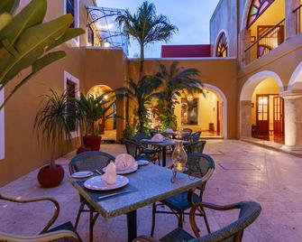 Casa Don Gustavo Boutique Hotel - Campeche - Patio