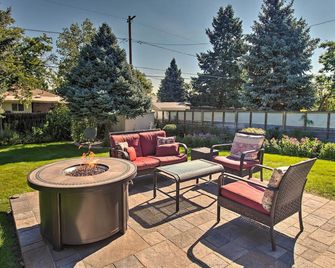 Private Lake: Home w/ Large Yard in Denver! - Denver - Patio