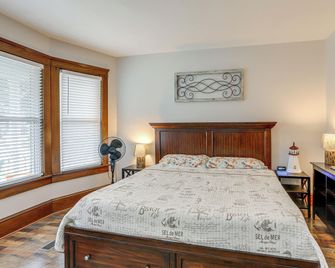 3 Mi to Cedar Point: Sunny Sandusky Home w/ Yard - Sandusky