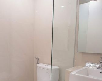 Grand Whiz Megamas Manado - Manado - Salle de bain