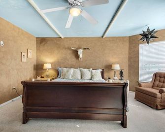 Pelican Point 2 Bedroom Townhouse by RedAwning - Navarre - Habitación