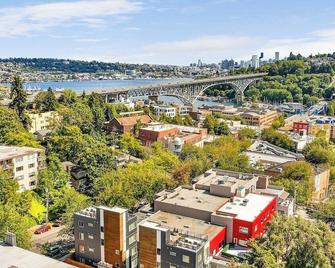 Dancing Wings Retreat Walker’s Paradise in Fremont - 西雅圖 - 室外景