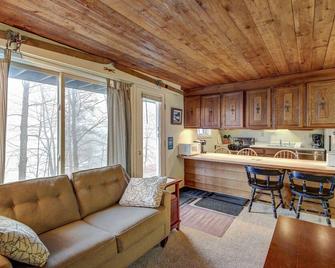 Condo with Seasonal Pool & Tennis Courts - Walk to Ski Trails - Ludlow - Living room