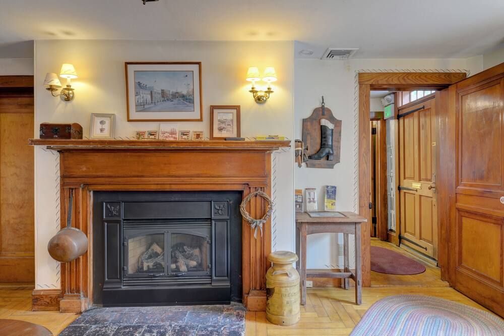 Melville House Newport thumbnail 3