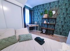 Bel appartement à 3 min de la plage de 60m² - 聖納澤爾 - 臥室