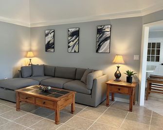 Spacious Home in Central Tupelo - Tupelo - Wohnzimmer