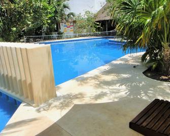 Sotavento Hotel & Yacht Club - קנקון - בריכה