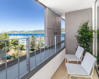 Akademis - Fit Split - Split - Balcón