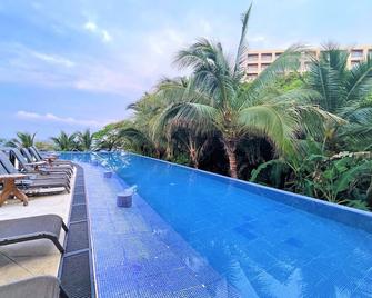 Coral Blue Hotels & Resorts - Santa Cruz Huatulco - Alberca