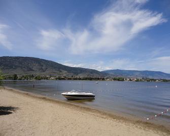 Spanish Fiesta Resort - Osoyoos - Strand