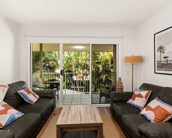 Large Noosaville Gem - Off Gympie Terrace - Noosaville - Pokój dzienny