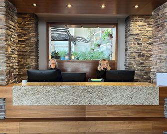 Hotel L'Oie des neiges - Lévis - Receptionist