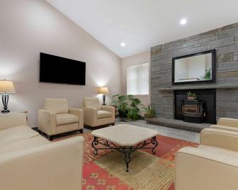 Best Western University Inn - איתקה - סלון