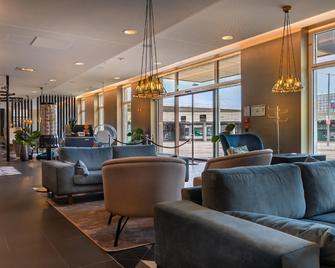 ذا نيو ريدج - هولي (ساكسوني-انهالت) - ردهة