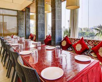 Fabhotel The Khushi Regent - Fully Vaccinated Staff - Bhopal