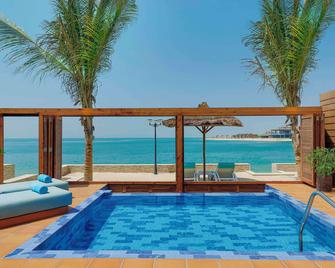 Anantara World Islands Dubai Resort - Dubai - Pool