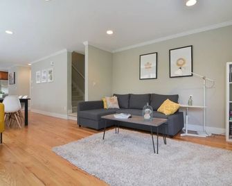 Seattle Vacation Home: Off The Wall - Seattle - Sala de estar