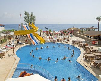 Club Hotel Sunbel - Göynük - בריכה