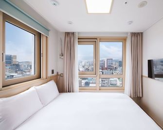 Kenny Stay Jeju Seoguipo (Hotel Kenny) - Seogwipo