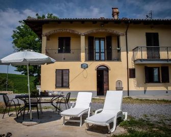 Casa Ramagio' - La Morra - Innenhof
