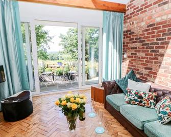 The Cow Byre - Kirkby Stephen - Living room