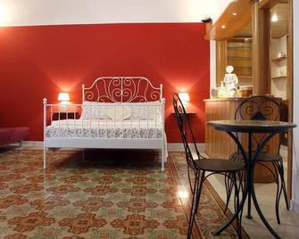 B&B Maia House - Santo Stefano di Camastra - Habitación