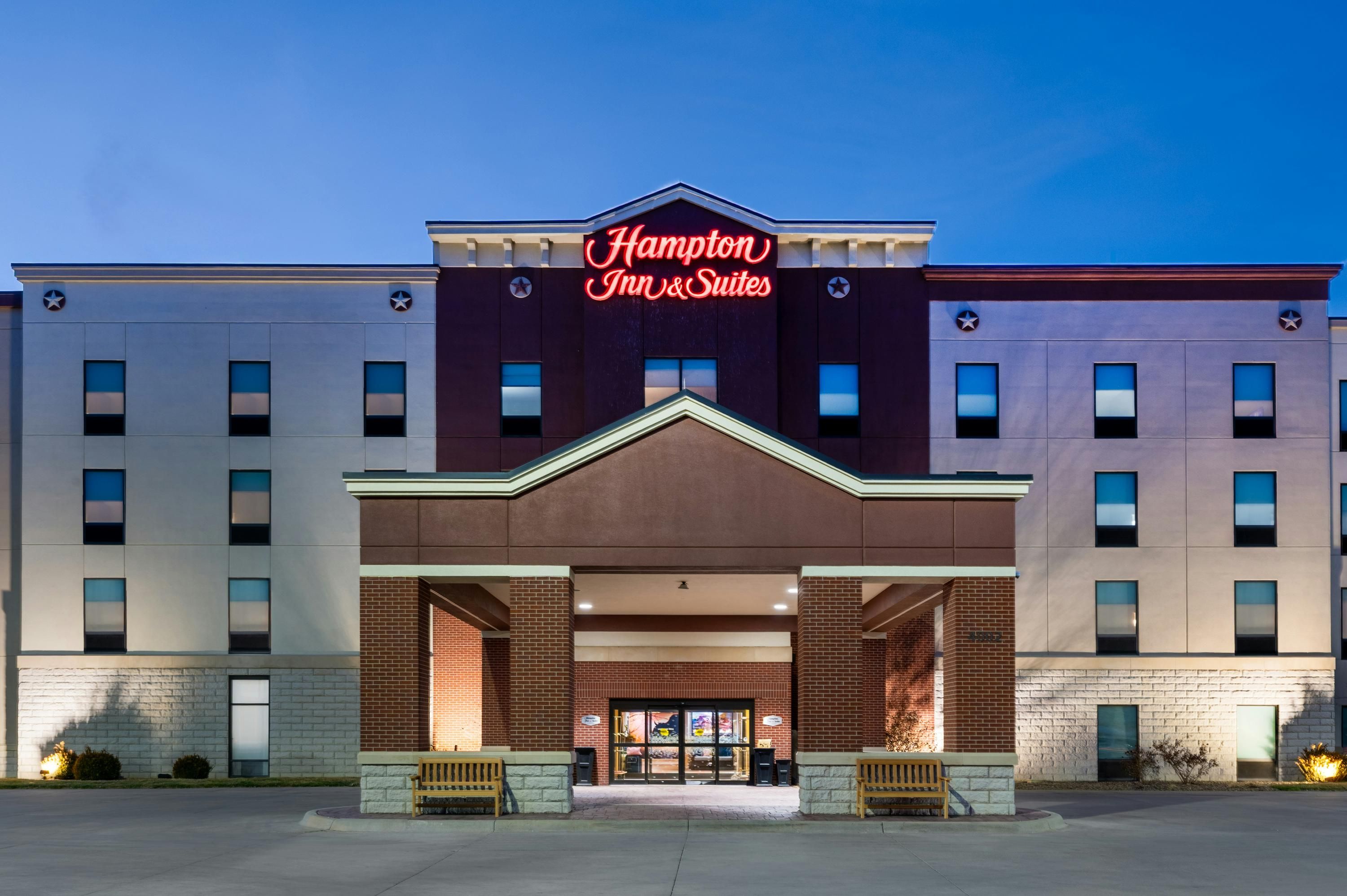 Hampton Inn & Suites Dodge City - Dodge City - Gebäude