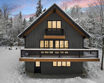 8 Minutes to ski Mount Snow, Hot Tub, Game Room, Fire Pit, Dog friendly - Dover - Bâtiment