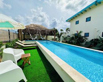 Vistalmar Apartments - Oranjestad - Pool